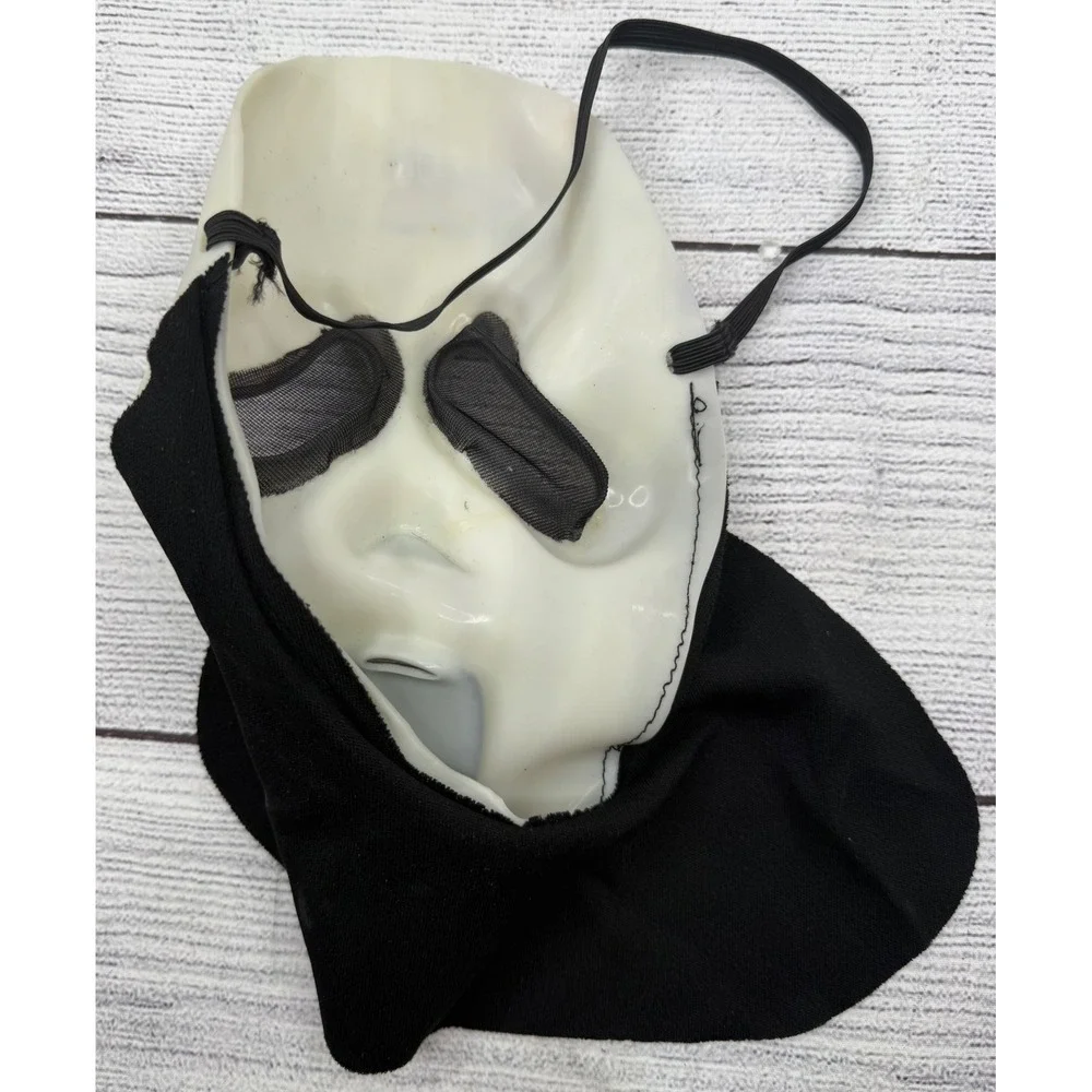 Vintage Ghost Face Scream Mask Classic Halloween Costume‎ 90s Easter Unlimited